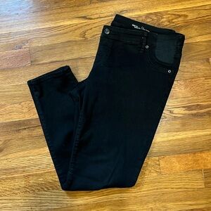 Gap maternity true skinny jeans with elastic sides size 31